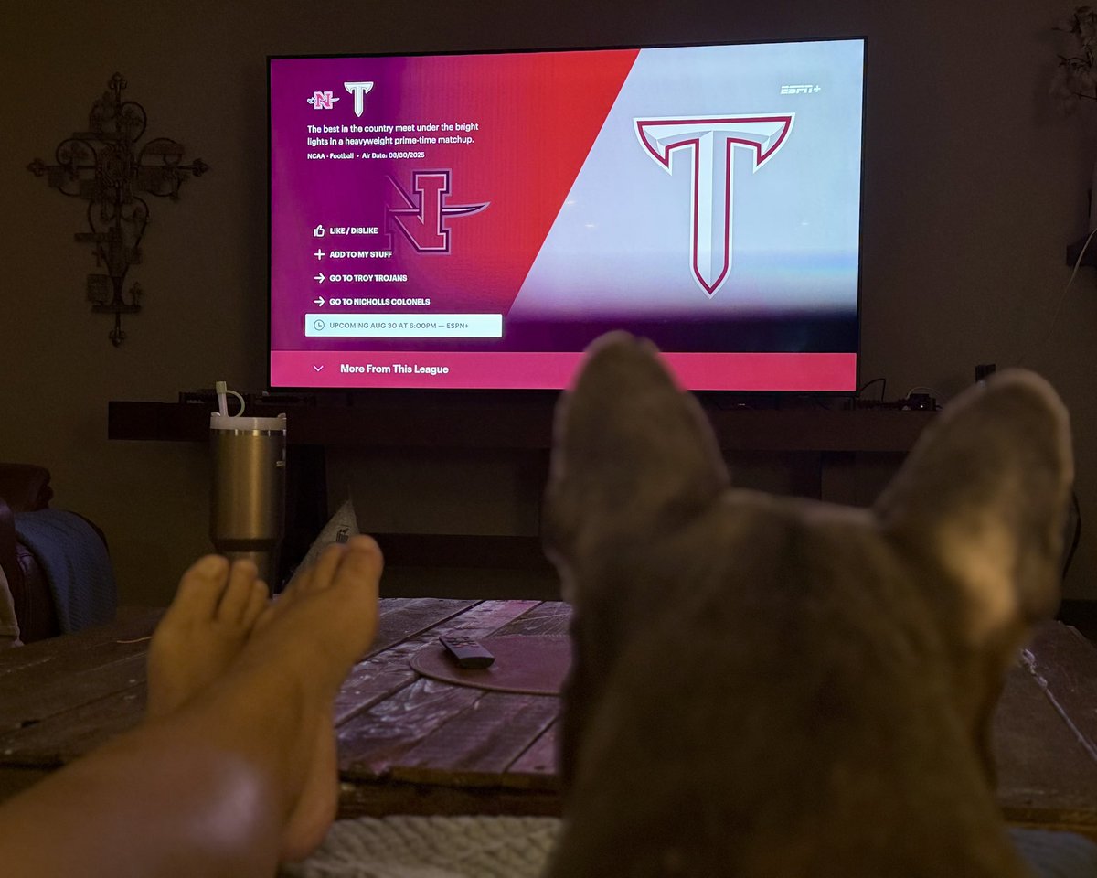 Waiting patiently for Football 🏈 🐨⚔️