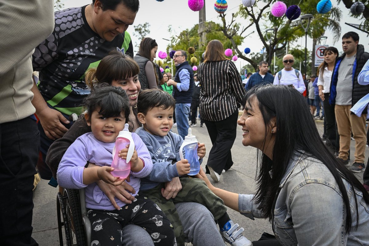 🎉 Celebramos los 3️⃣0️⃣ años de Malvinas en #LosPolvorines

Con <a href="/Nardini_Leo/">Leo Nardini</a>, vecinos, comerciantes e instituciones compartimos una jornada llena de alegría, con juegos, shows en vivo, artistas locales y un reconocimiento muy especial a quienes construyen la historia de nuestra