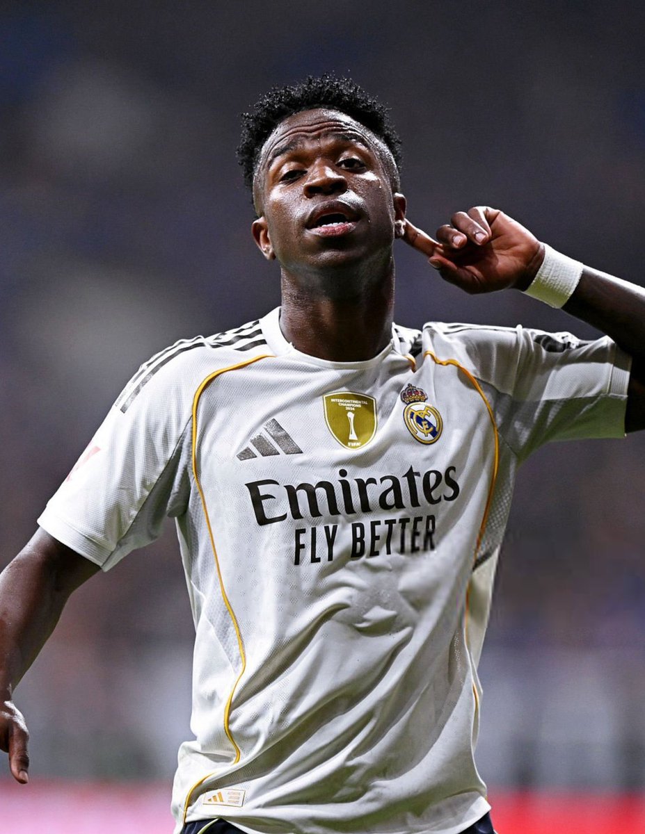 🚨 الاسطورة فينيسيوس جونيور في مسيرته 

وصل 129 هدف 

-108 مع ريال مدريد 
- 14 مع  فلامنغو
- 7 مع منتخب البرازيل