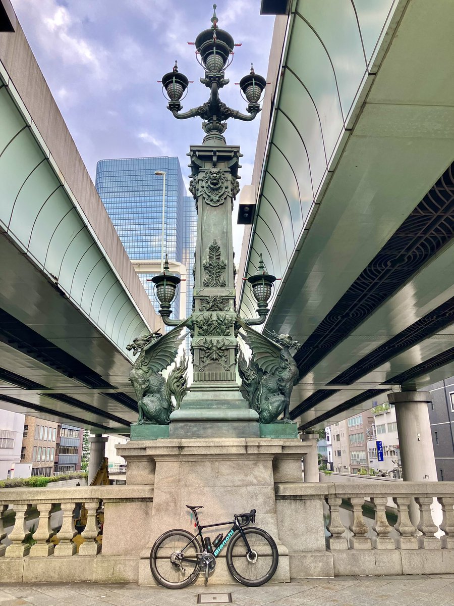 皇居外周して丸の内走って日本橋
＃ロードバイク
