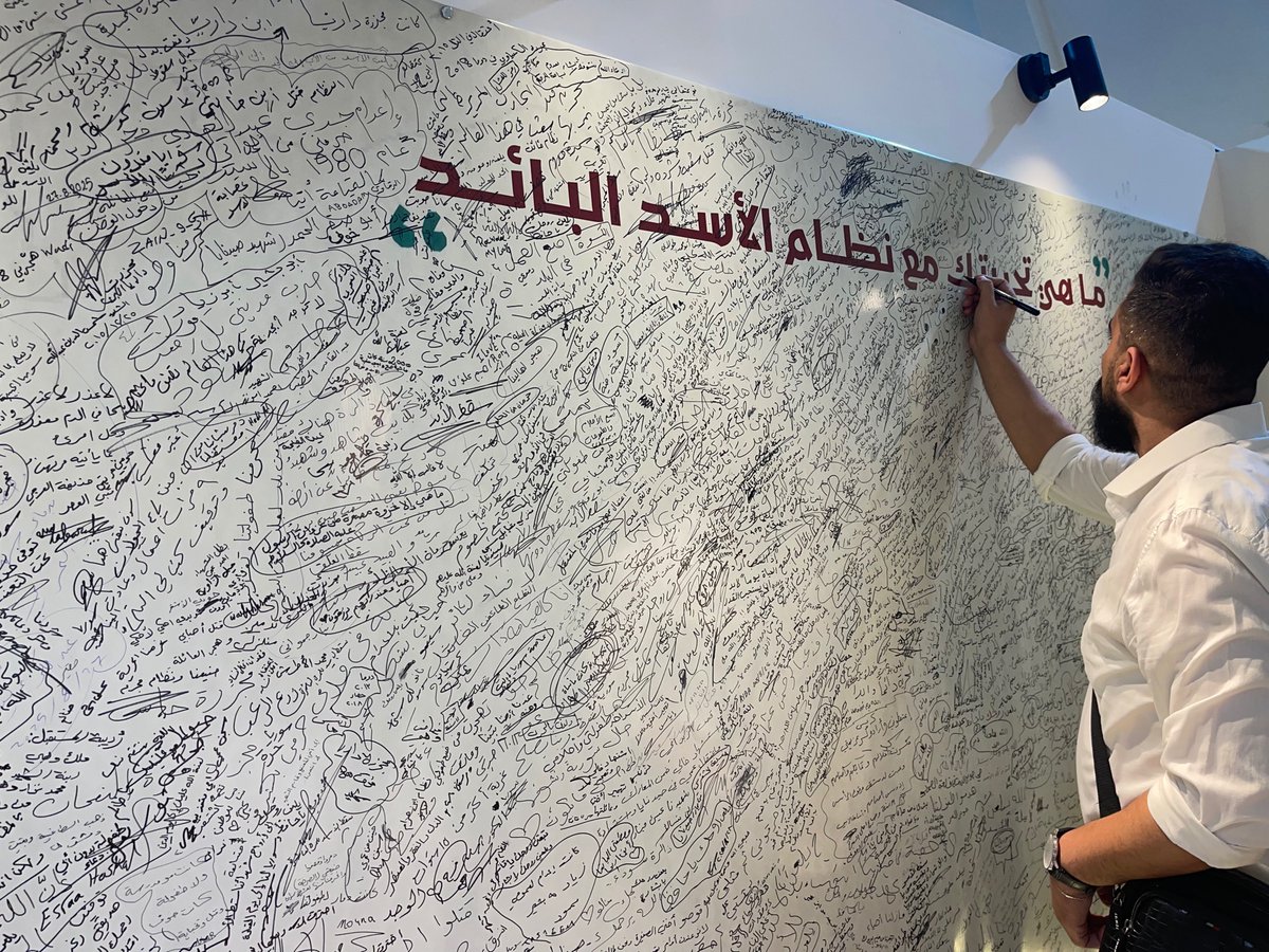 Lenzo118's tweet image. جناح وزارة الثقافة بالمعرض جداً رائع ، ساردين أحداث وتاريخ سوريا من قبل الميلاد للوقت الحاضر بطريقة كتير جميلة وفنية
جناح وزارة الطوارئ لا يقلّ هيبة كمان
بس خدوا محارم معكن عالتنين احتياط(ضروري)
#معرض_دمشق_الدولي