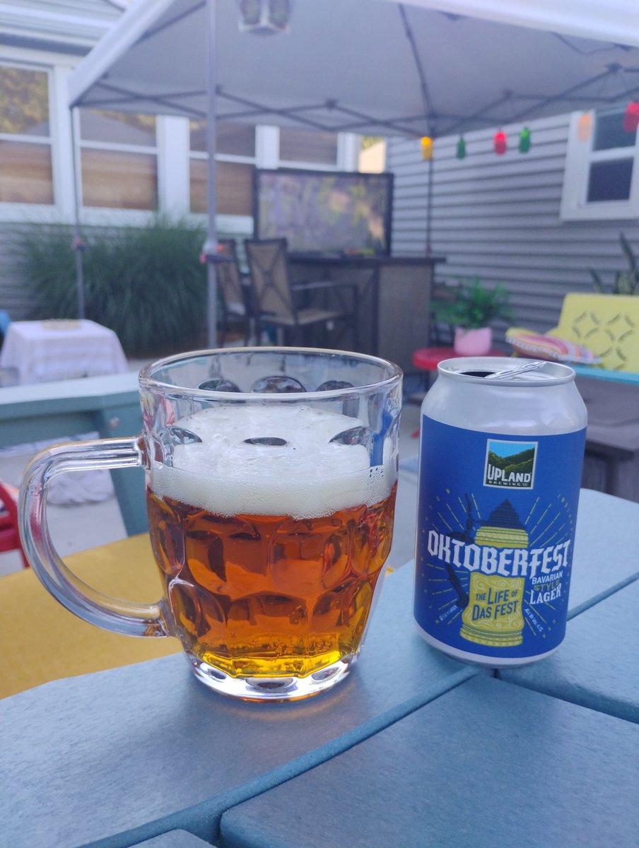 BeerSnobSean's tweet image. Gonna be a great night on the #patioparadise. College football all night and Royals vs Tigers MLB. This is the last of my @UplandBrewCo 6.1% #oktoberfest in #properglassware. Going to need the fire at some point. @qblacklock @scottvillers @Indybeersleuth @DrGoodBeer @MikeSlomba