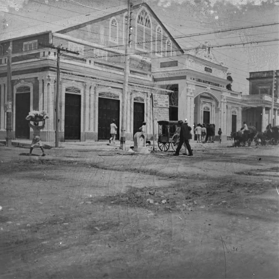 El recuerdo eterno de los cienfuegueros agradecidos para 🌹🎭Luisa Martínez Casado, nacida un 28 de agosto de 1860 y fallecida el 28 de septiembre del 1925. Gloria de la actuación de Cienfuegos, Cuba y el mundo.
