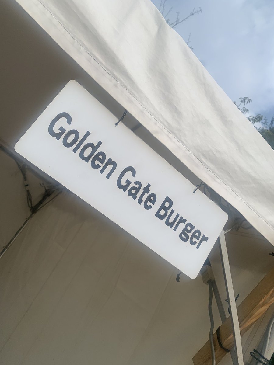 本日亀戸中央公園のお祭りに出店します☀️
お祭り限定のメニューになりますので皆様是非お待ちしております☺️

お店の方もランチのみですが11:00~15:30まで営業しております☺️

8月ラスト✨
猛暑に負けずにハンバーガーでスタミナチャージしましょう🍔