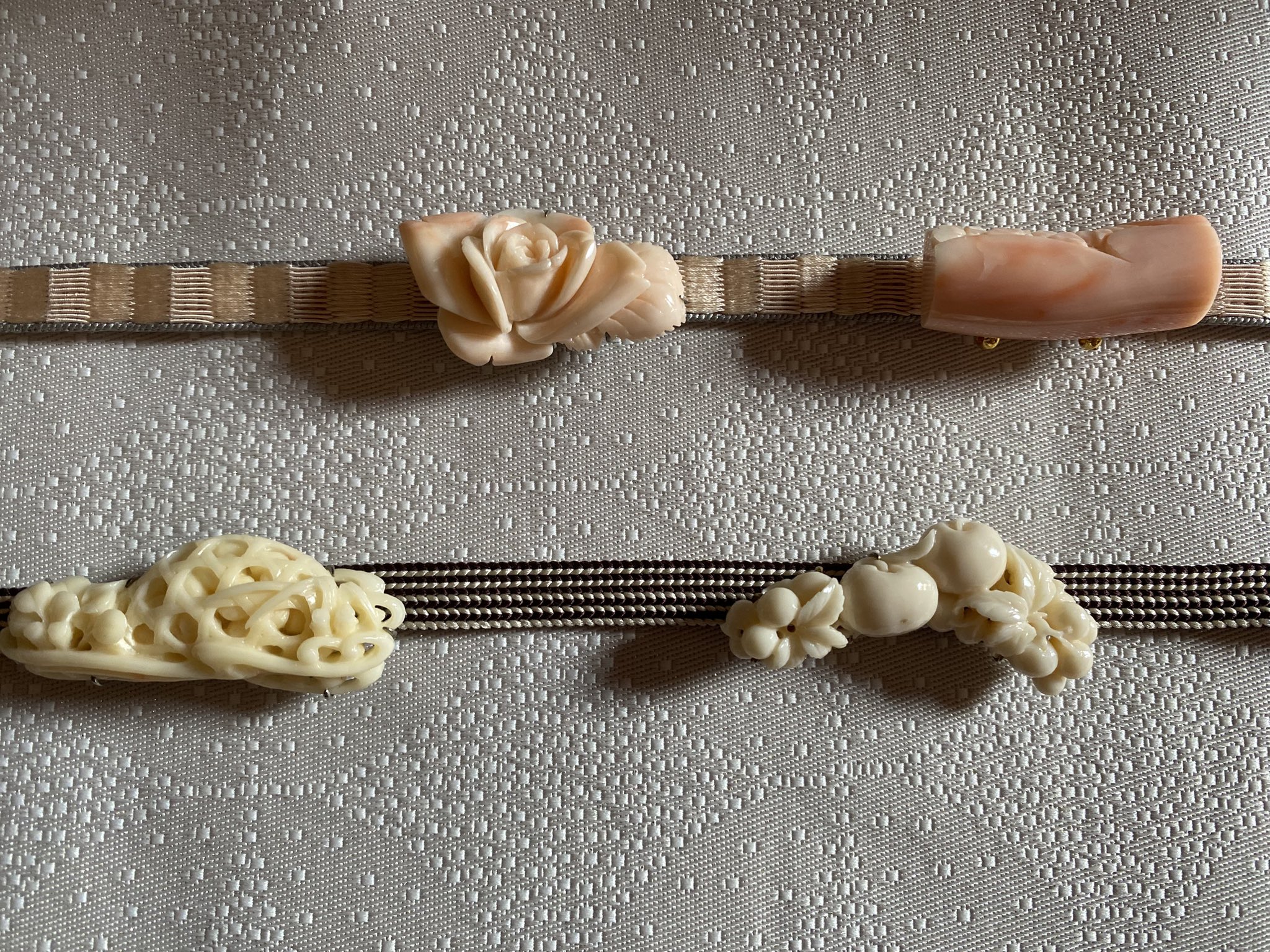 薔薇　珊瑚　ブローチ&帯留め 楽天市場】≪1年保証付き≫ 桃珊瑚 薔薇 帯留め＆ブローチ バラ