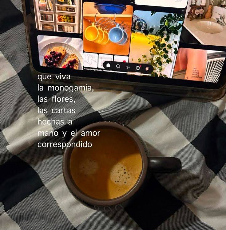 suspirxsalaire's tweet photo. https://t.co/ZobLy40CCf