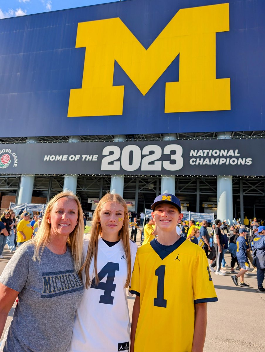 j_koth's tweet photo. #BigHouseLive https://t.co/gqobvnEAZ7