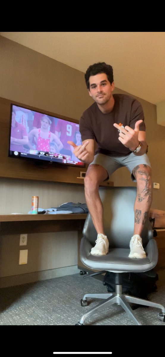 daltoosh's tweet photo. FSU is so fucking back. https://t.co/j9qJxkRr0G