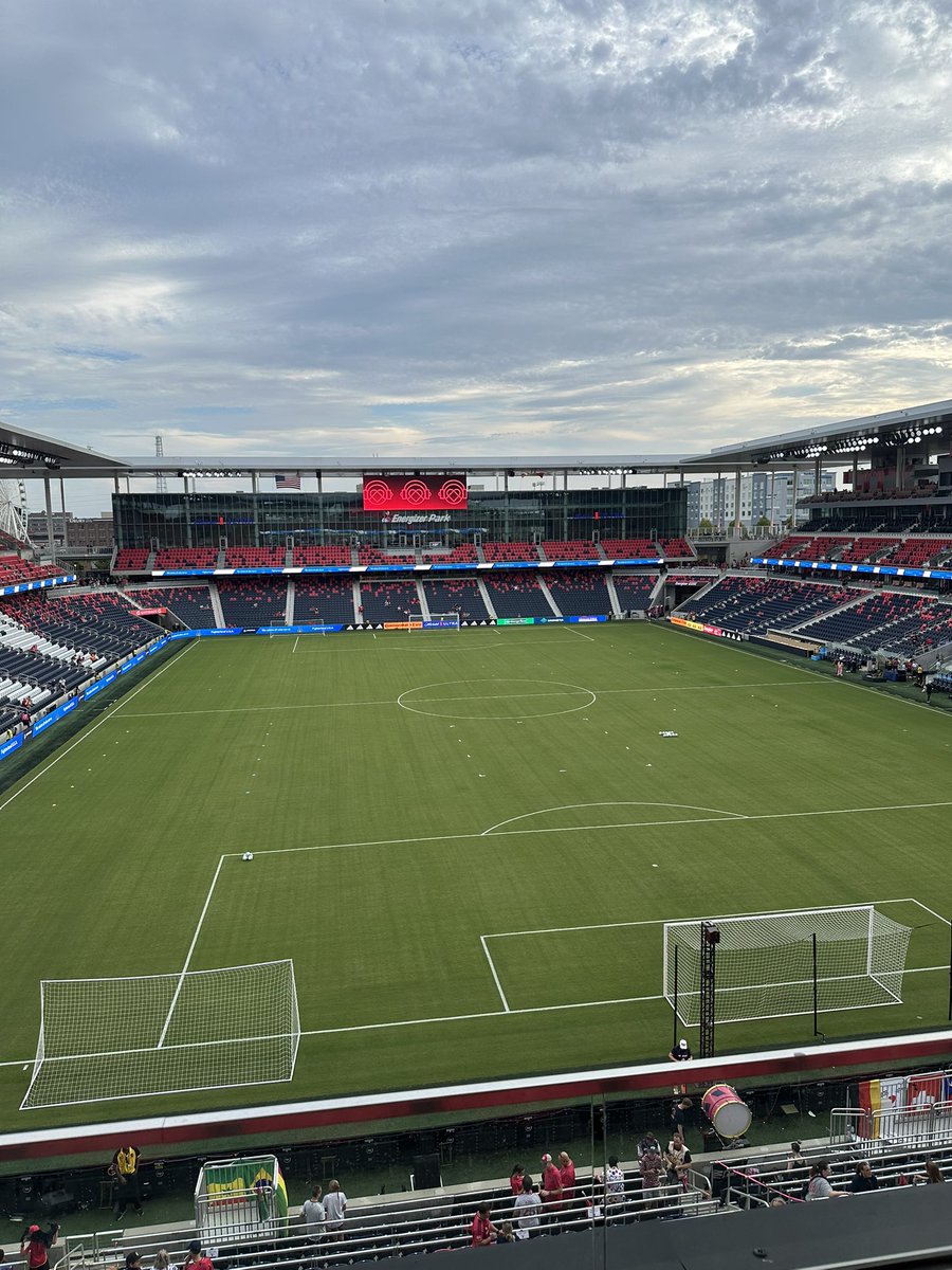 If you would have told me 16 years ago that there was no other place <a href="/AmberSimm0ns/">Amber Simmons</a> would want to spend our anniversary, I would have never believed you. But now, there’s no place she’d rather be than cheering on City. Come on you boys in red!