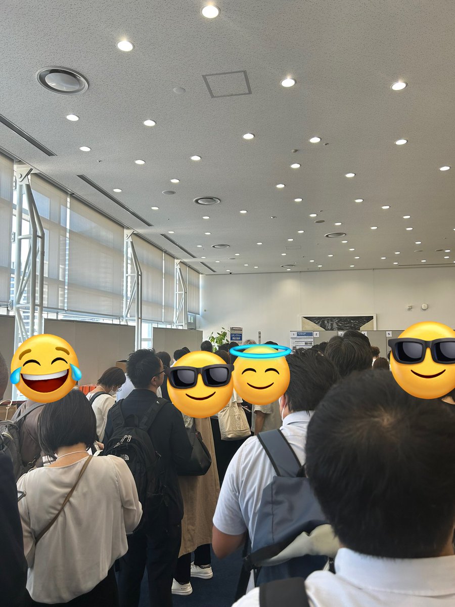 スタンプラリーの景品、堂島ロールを求めて並びます。
#呼吸療法医学会