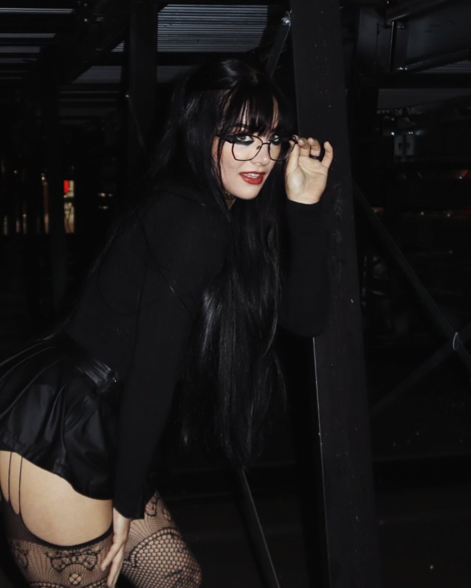 SadeSweetPoison's tweet photo. 🖤✨ https://t.co/X11LsSyTmK