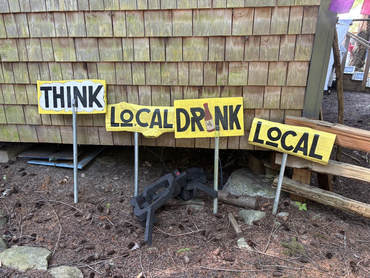 pastiscam's tweet image. 1st visit to a very busy #MayneIslandBrewing A fantastic afternoon of tasting 🍻 @IAmCarlJensen @gord_newton @GordieLogan @StonerMay @BCAleTrail @EatDrinkBuyBC #ThinkLocalDrinkLocal #BCCraftBeerQuest