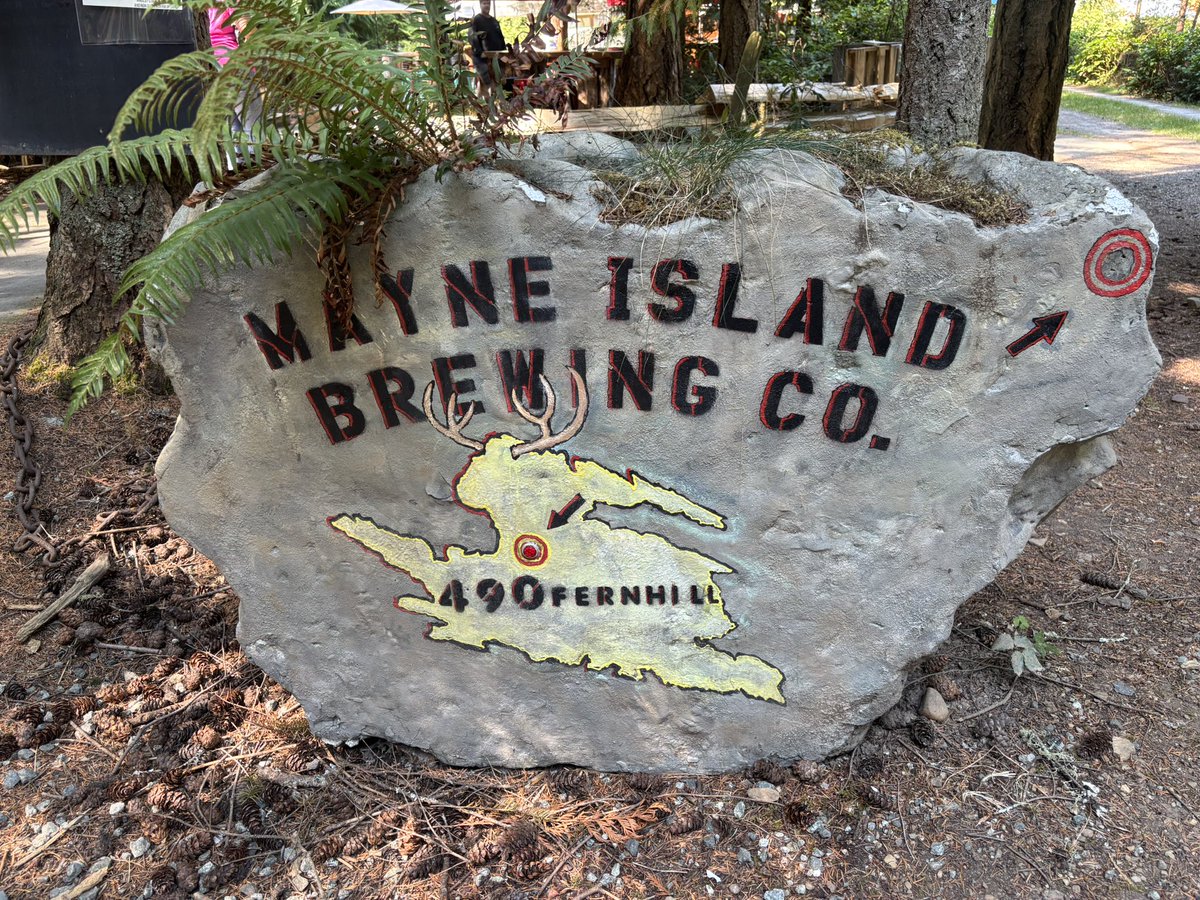 pastiscam's tweet image. 1st visit to a very busy #MayneIslandBrewing A fantastic afternoon of tasting 🍻 @IAmCarlJensen @gord_newton @GordieLogan @StonerMay @BCAleTrail @EatDrinkBuyBC #ThinkLocalDrinkLocal #BCCraftBeerQuest