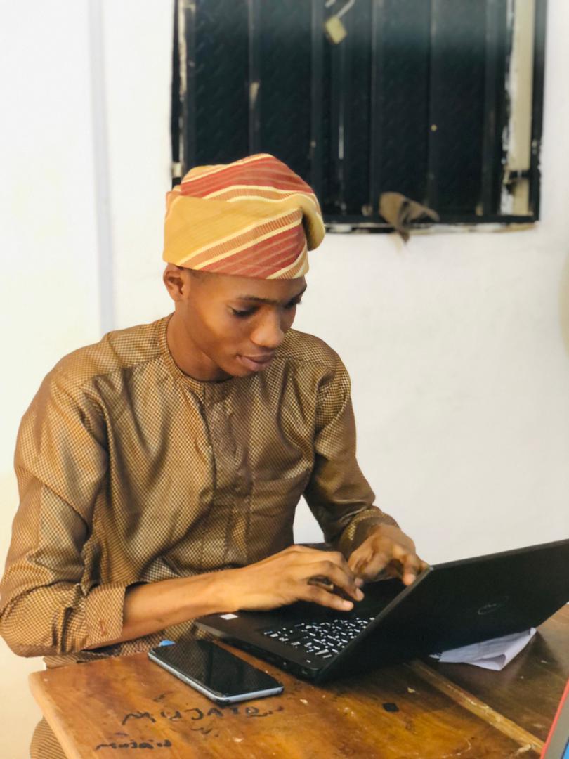 daniel_spencer0's tweet image. Grateful for another year, growth and Greatness .. Still alive  still  coding and continue grinding to chasing big dreams and achievements..  
Happy birthday to me 🎉🤍 
BIG SPENCER

#Anotheryear  #TechieLife #Greatfuli