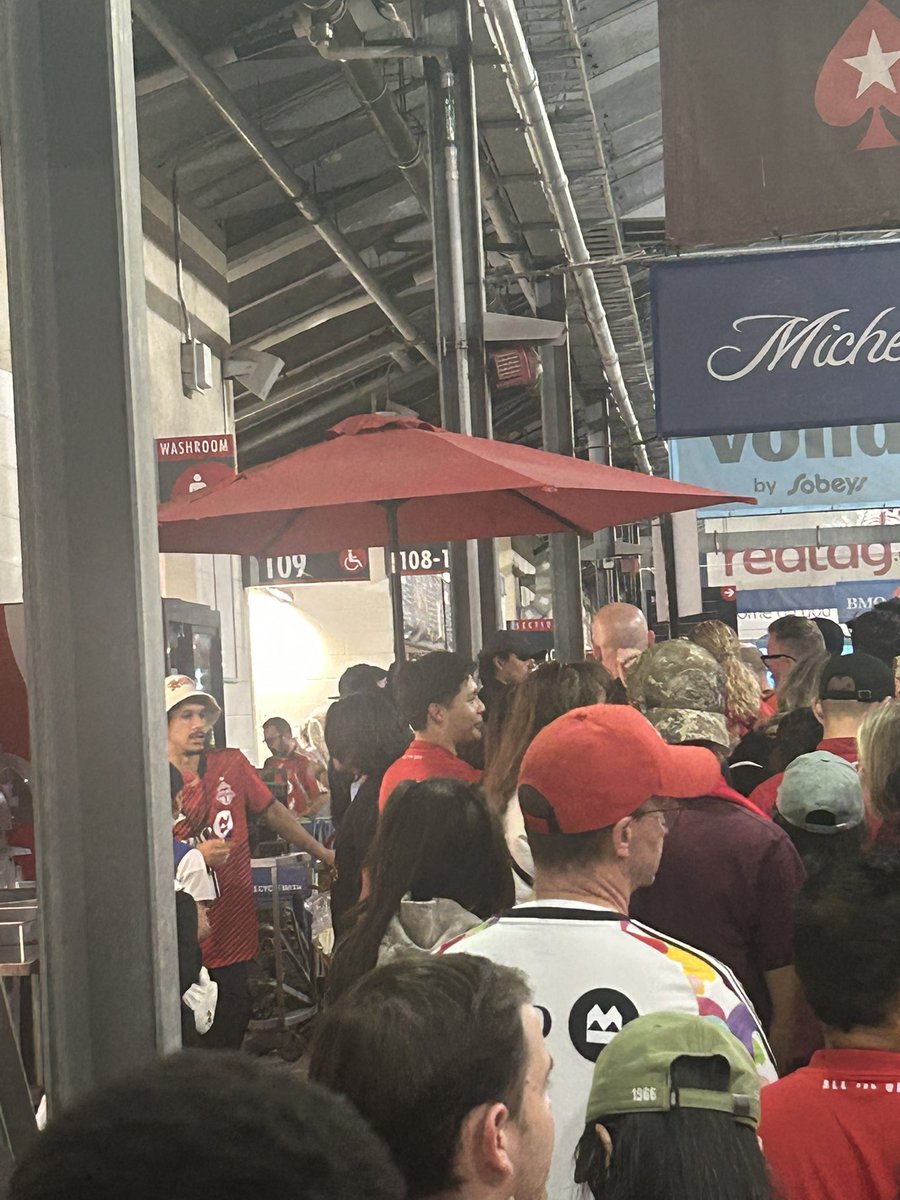 torontomaplefc2's tweet photo. THEY RAN OUT OF HOT DOGS ON HOT DOG NIGHT 💀💀💀💀😭😭😭

This club can’t even manage a hot dogs stand the jokes write themselves we are so poverty #tfclive https://t.co/Y0vDV2TMK7