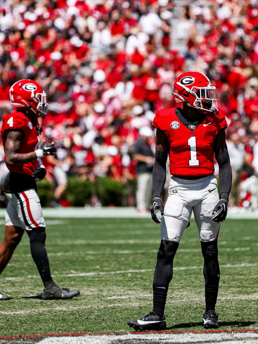 Congratulations to former <a href="/IonaPrep/">Iona Preparatory PK-12</a> 🏈 🐐 <a href="/ER4_DASAVIOR/">Ellis Robinson IV</a> on making his first collegiate start <a href="/GeorgiaFootball/">Georgia Football</a>.