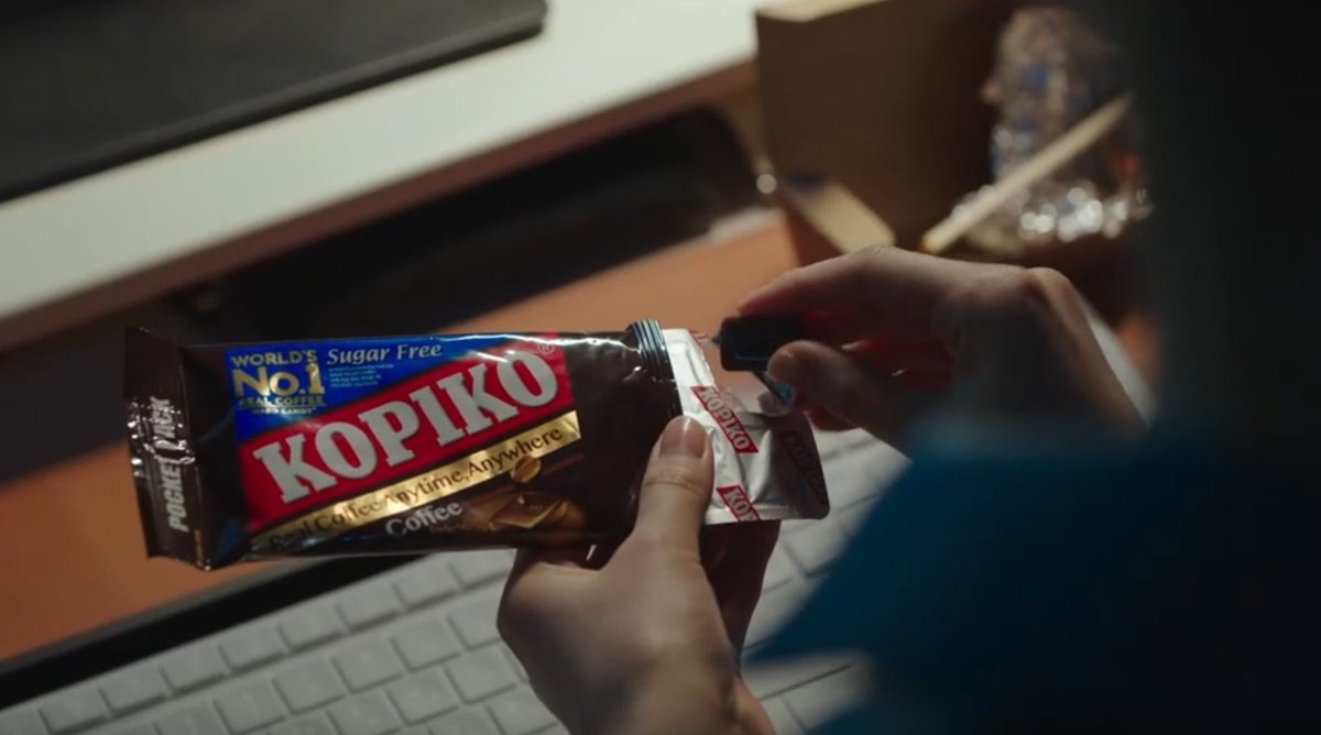 Resumen del episodio 9 ☕️🍬
No me gusta cuando meten publicidad pero esos caramelos sí se me antojan 😞 pero no los venden en España.

#BeyondTheBarEp9