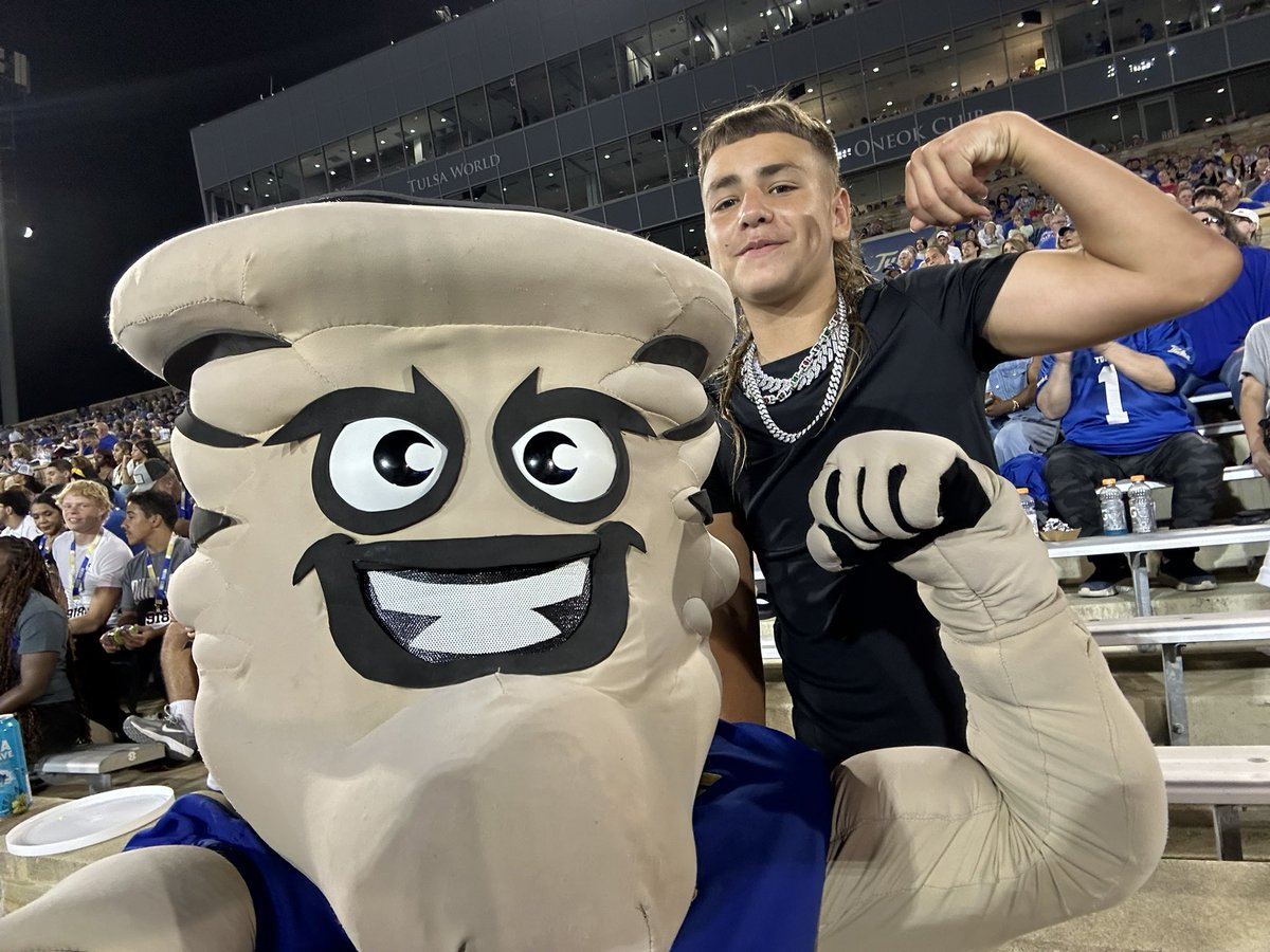 BABY GRONK (@babygronk5) on Twitter photo HAD A GREAT TIME AT THE <a href="/TulsaFootball/">Tulsa Football</a> OPENING SEASON GAME
THANK YOU <a href="/AndrewLee_CFB/">Andrew Lee</a> <a href="/CoachBRobbins/">Brad Robbins</a> <a href="/CoachTreLamb9/">Tre Lamb</a> <a href="/jscelfo66/">Coach Joe Scelfo</a> <a href="/DontezByrd/">Coach Byrd</a> HAD A GREAT TIME AT THE <a href="/TulsaFootball/">Tulsa Football</a> OPENING SEASON GAME
THANK YOU <a href="/AndrewLee_CFB/">Andrew Lee</a> <a href="/CoachBRobbins/">Brad Robbins</a> <a href="/CoachTreLamb9/">Tre Lamb</a> <a href="/jscelfo66/">Coach Joe Scelfo</a> <a href="/DontezByrd/">Coach Byrd</a>