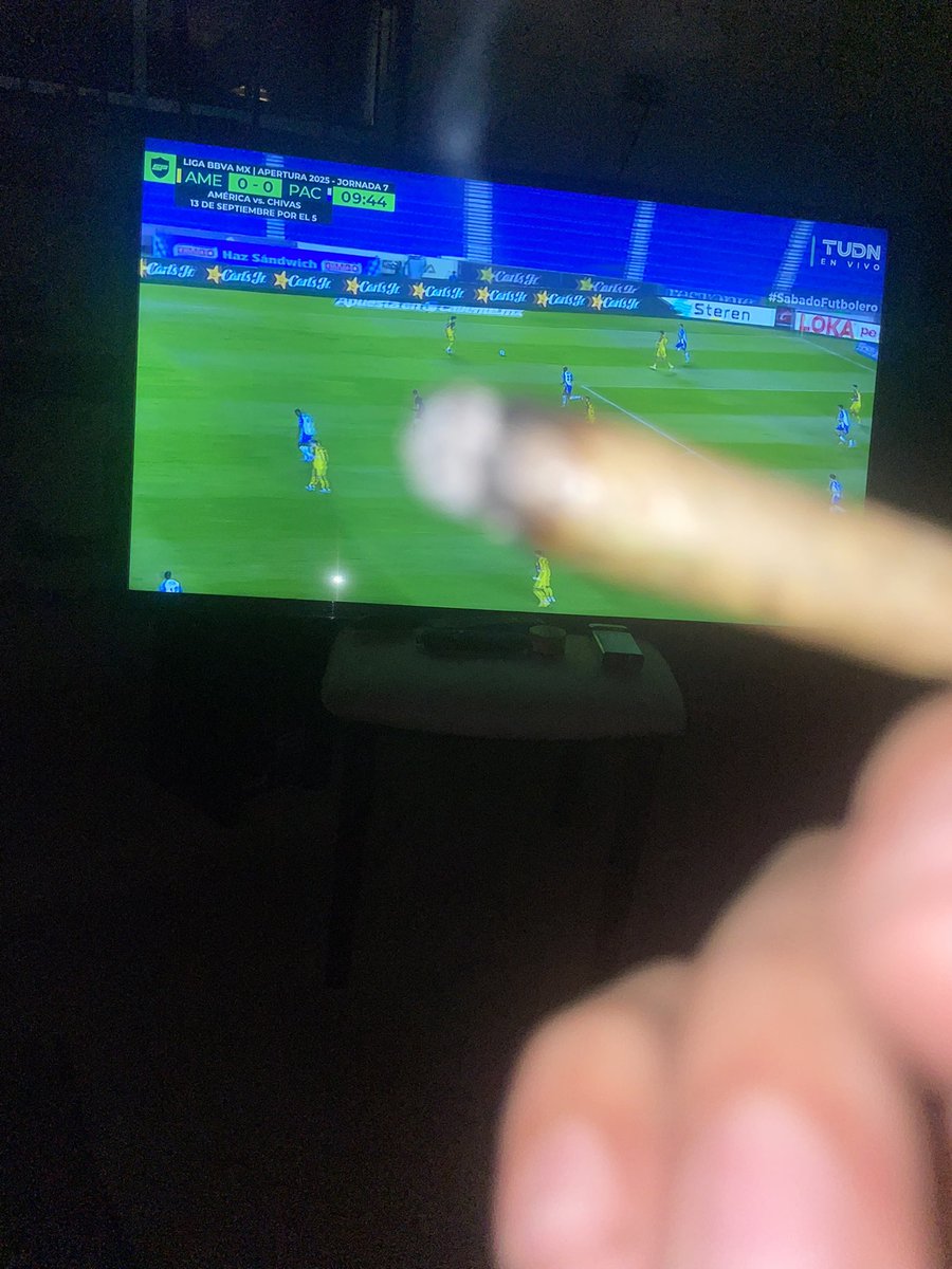 Rodrigo060100's tweet photo. #SabadoFutbolero arriba el AMÉRICA C4BR0N3S https://t.co/jNt2XN7voZ