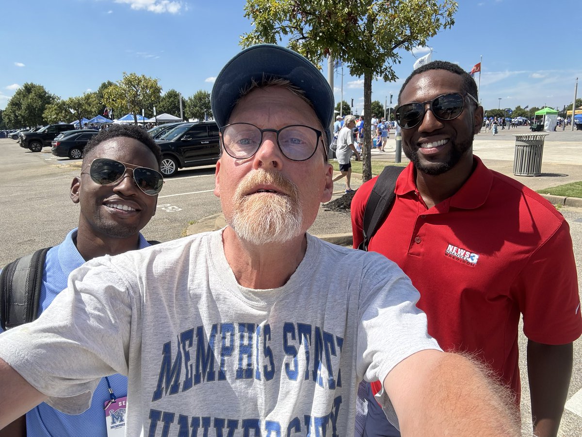Attended my first <a href="/MemphisFB/">Memphis Football</a> game as a fan in probably 20 years today. Ran into my former coworkers, <a href="/ColinzCody/">Colin Cody</a> and <a href="/Darian_Spts/">Darian.</a> Good times. 
PS, food in the stands costs more than the media buffet in the press box