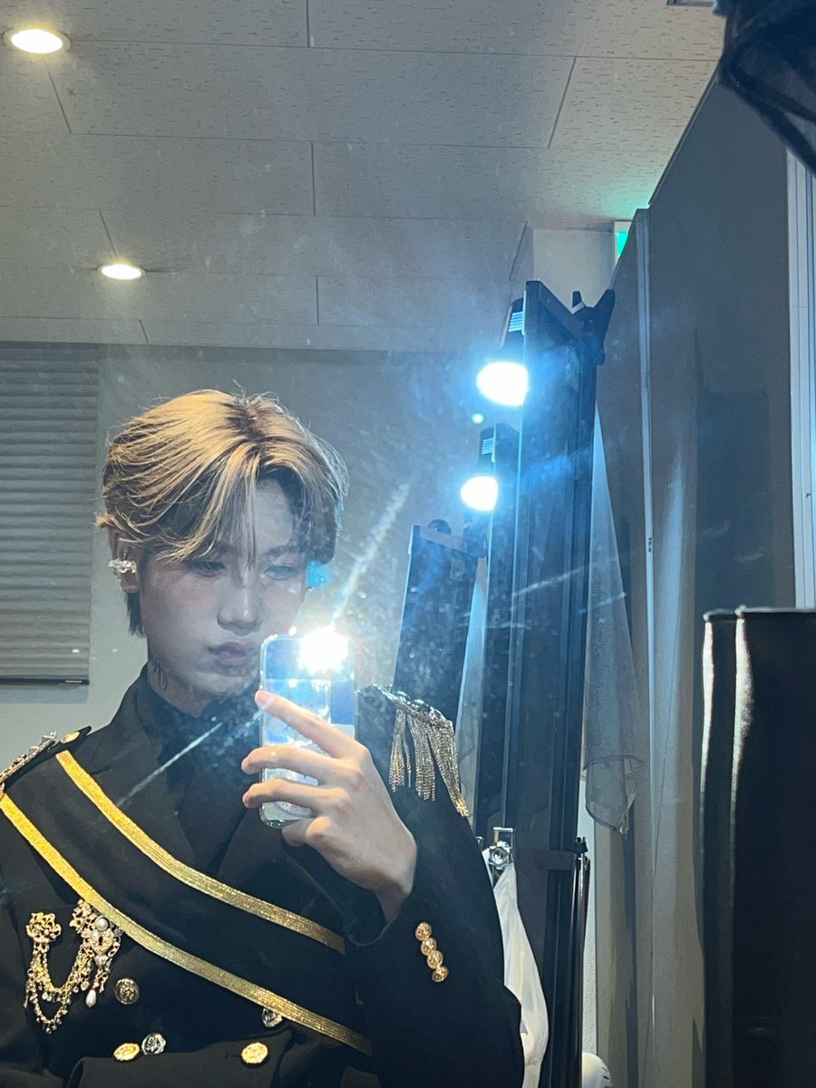 今回のツアーの衣装お気に入り箇所が多すぎる🤭

#HAYATO #MAZZEL
#まぜジャック 
#MAZZEL_DANGER⚔️