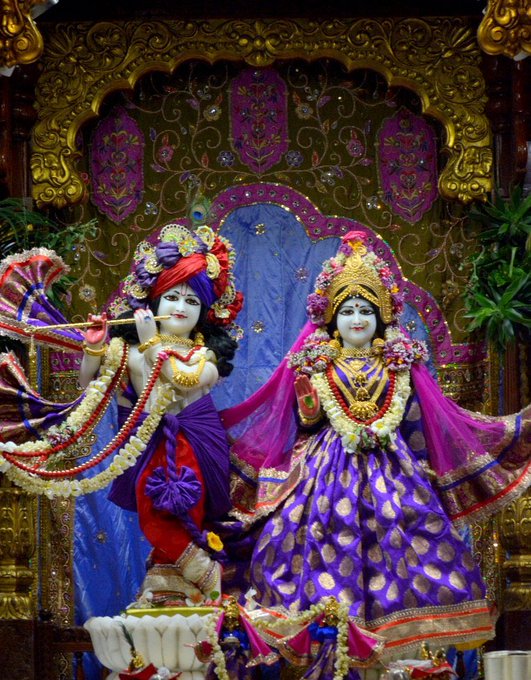 आप सबको श्री राधाअष्टमी की हार्दिक शुभकामनाएं। 

राधे राधे।
#RadhaAshtami
