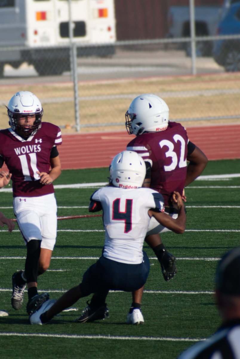 JaiSolFul's tweet photo. First game of the season .. this is only the beginning #eeted #patriotnation #vmhs #solisfuller @SAVeteransFBall https://t.co/EEp3YvkFlu