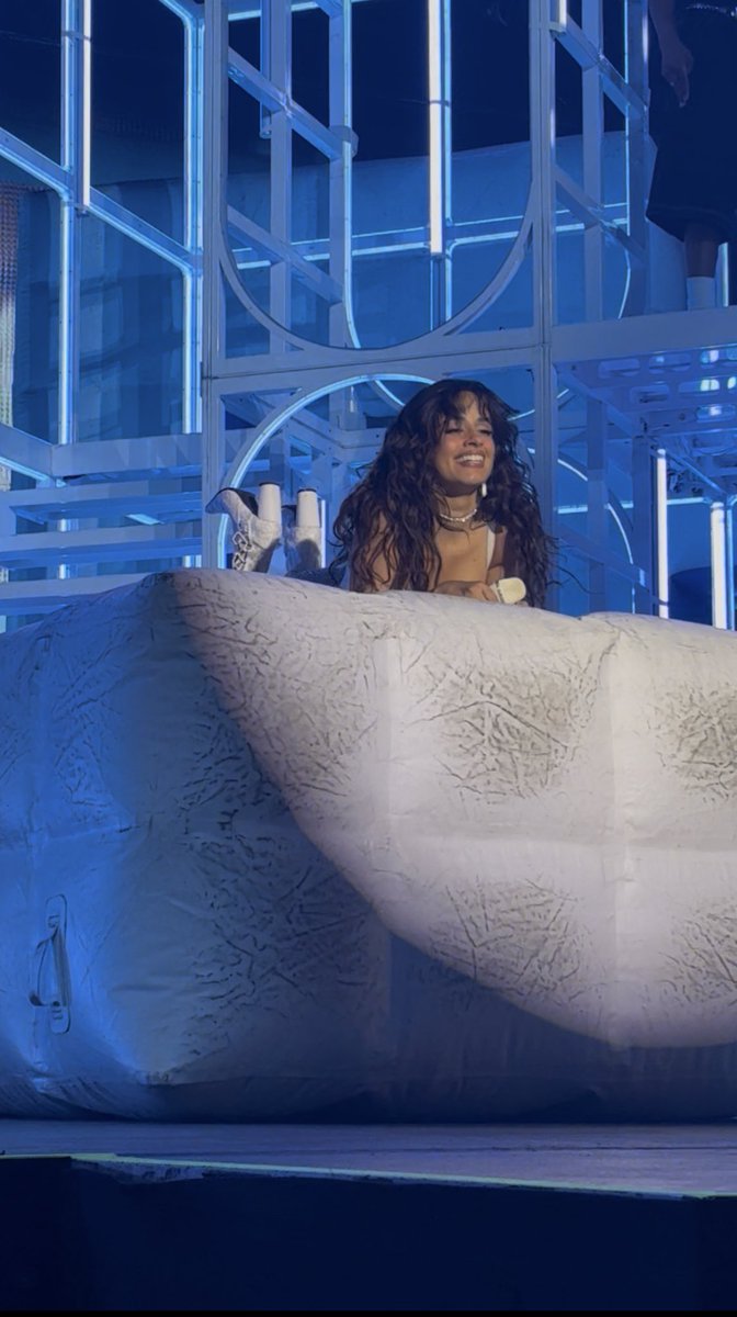 signeditpxoxo's tweet photo. One of her favourite shows and the loudest of the tour 😭🩵 @CamilaAccess @Camila_Cabello https://t.co/So6jitRPaA