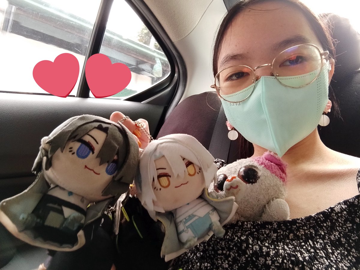 Mari_Samui_'s tweet photo. We went out today to buy a new laptop charger + got DQ!
#dear_u_san #NiceToMeetUpape https://t.co/Glmo2OKlmU