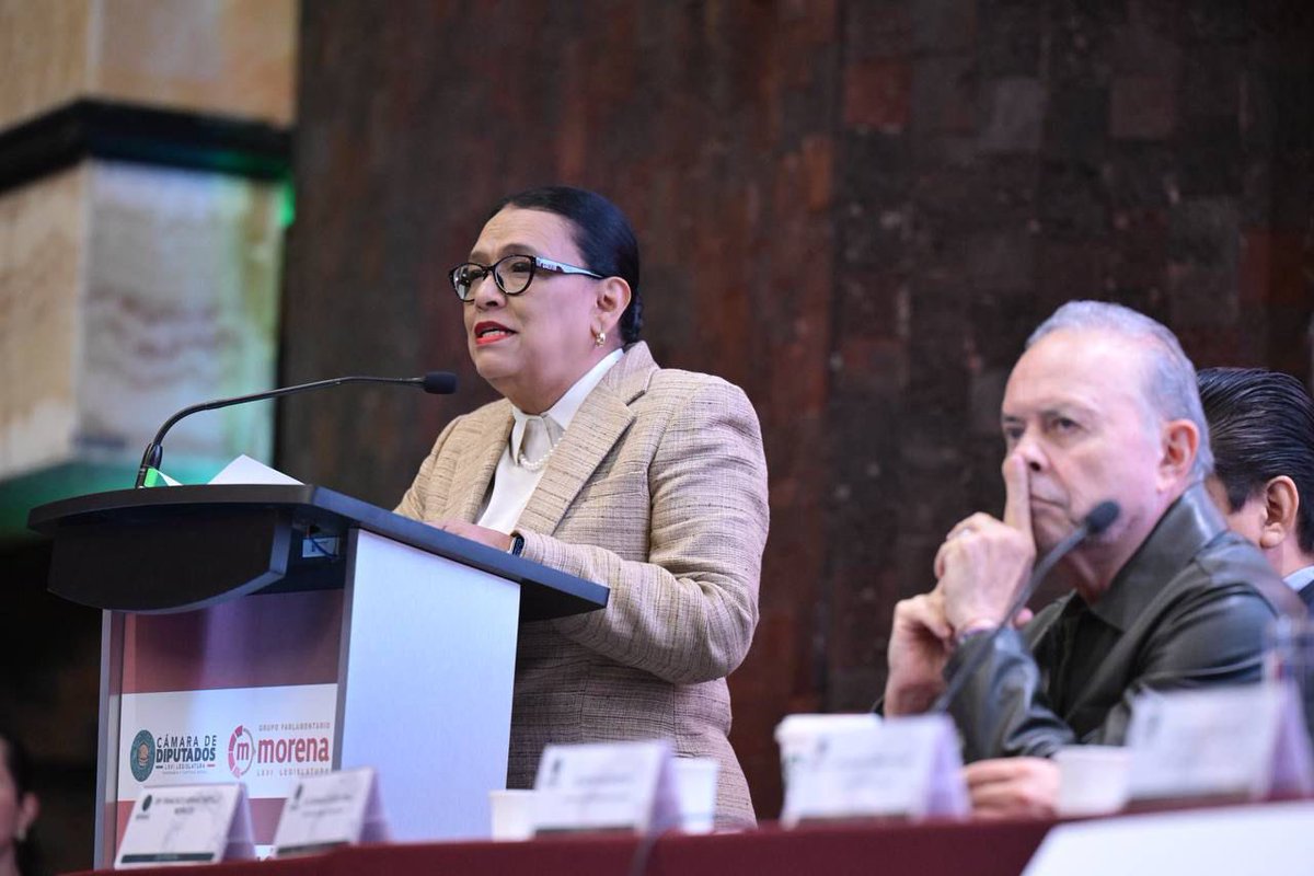 vianeygarciar_'s tweet photo. Concluimos la 3ª Plenaria del Grupo Parlamentario de Morena, escuchando a secretarias, secretarios y a nuestra presidenta. Refrendamos el compromiso con el proyecto de nación que lidera @Claudiashein, construyendo el segundo piso de la 4T. #ElPowerSigue 💪🏼♥️ https://t.co/nHeva7GbyB