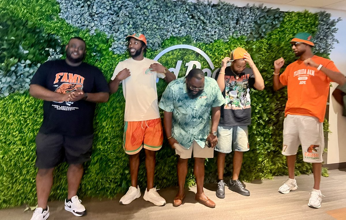 <a href="/FatTrav31/">🗣️ Fat Trav</a> <a href="/_JWay/">Yah-way</a> <a href="/PalmBeach_Post/">Dr. Post</a> <a href="/VEZWITDAHEAD/">Vezington</a> 🐍