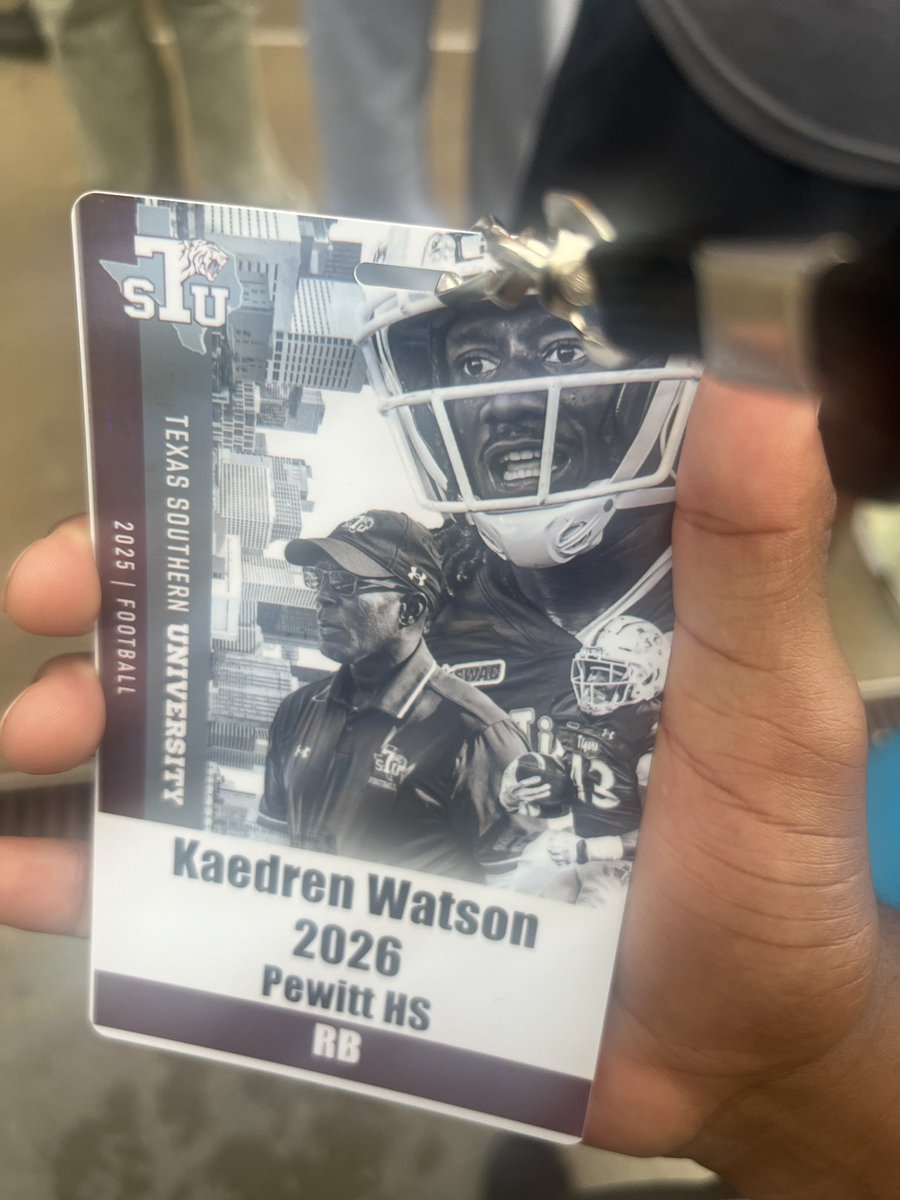 S/O to our own <a href="/kaedrenkd/">Kd</a>  on attending the <a href="/TSUFootball/">Texas Southern Football</a> game !!! 
#WorkWins 
<a href="/txtop22/">Texas Top 22</a> 
<a href="/247recruiting/">247Sports Recruiting</a> 
<a href="/FAMUFBRecruit/">FAMU FB Recruiting</a> 
<a href="/texashsfootball/">Texas HS Football</a> 

Week 1 stats -8 carries for 163 yards and 3 touchdowns 💪🏼