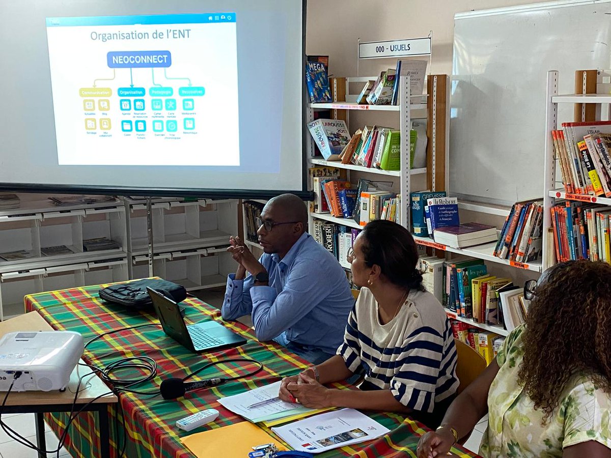 🚀 Top départ pour l’année 2025-2026 !
Pré-rentrée des personnels au collège Sadi Carnot ce vendredi 29 août 2025.
Bonne reprise a tous
#Prérentrée #Éducation