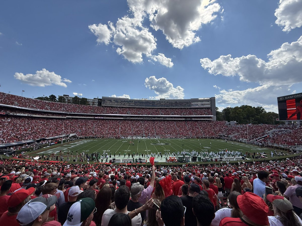 Mike_Reiter's tweet photo. 3 games in 1 day. 

Welcome back, College Football https://t.co/N66QFzjhn6