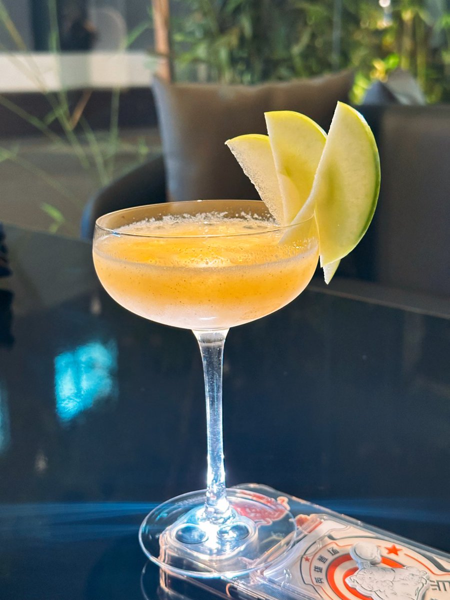 CQbvbpoa's tweet photo. Today's cocktails are really strong! Awesome!🌸 https://t.co/H6J1W7qcXj