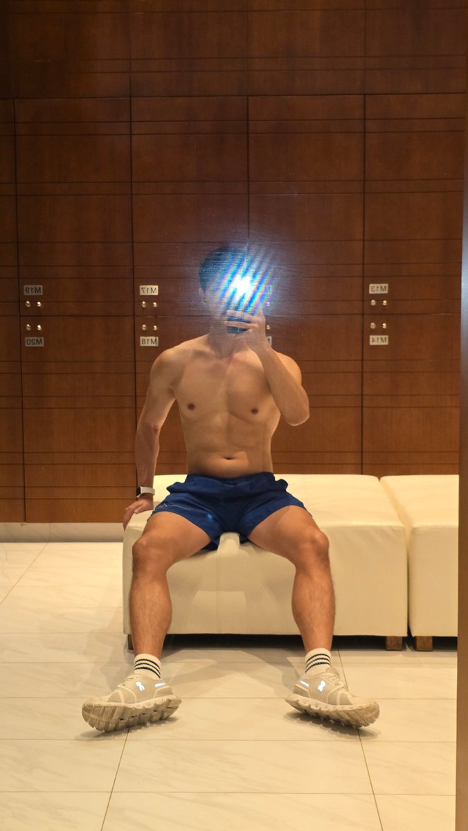 iBanky's tweet photo. เค้าฮิตยิงแฟลชกันหรอ 😅😅
แล้วพุงอย่างหนา 55555 https://t.co/Sm4S4sI4RC