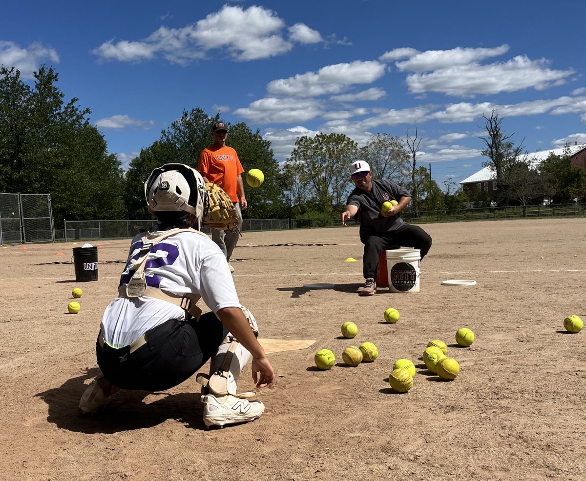 Unity16UJones's tweet image. Day 1️⃣ of Unity Day 💪
#BuiltDifferent
@GraceGrimaldi27 @MaddieBixler27
@Ellie_Queenan @pbesecker2027 @maesynfranquet @oliviadeangel14 @paigedrennan27 @KamBarker2028 @jaidalong22 @brookepro13 @keating_haylie