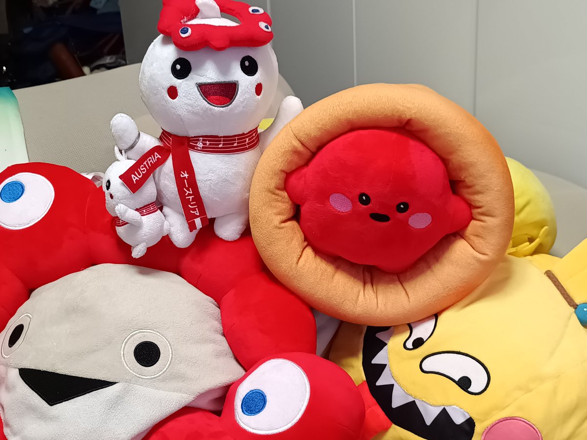 関西万博 EXPO2025オーストリア館 赤白赤 アカシロアカ キーホルダー