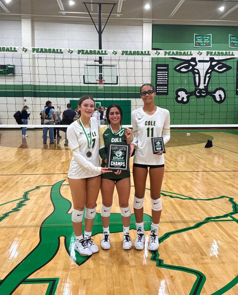 RGC_VB's tweet image. DUUUBBSSSS 🔥

2025 Lady Cougars are Pearsall Varsity Tournament CHAMPIONS 🏆🥇🏐

We defeated Hondo 2-1 in the ship, going undefeated 6-0 for the tournament

Tournament MVP Jada Pressley 
All Tournament Team Ava Perez and Heidi Ingram 

Shoutout to our families!! 💚