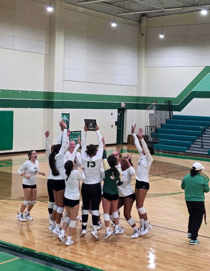 RGC_VB's tweet image. DUUUBBSSSS 🔥

2025 Lady Cougars are Pearsall Varsity Tournament CHAMPIONS 🏆🥇🏐

We defeated Hondo 2-1 in the ship, going undefeated 6-0 for the tournament

Tournament MVP Jada Pressley 
All Tournament Team Ava Perez and Heidi Ingram 

Shoutout to our families!! 💚