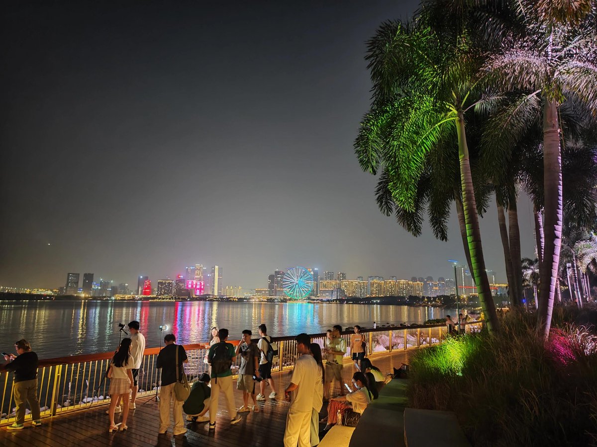 datn474's tweet image. Cảnh đêm nhìn ra vịnh Biscayne