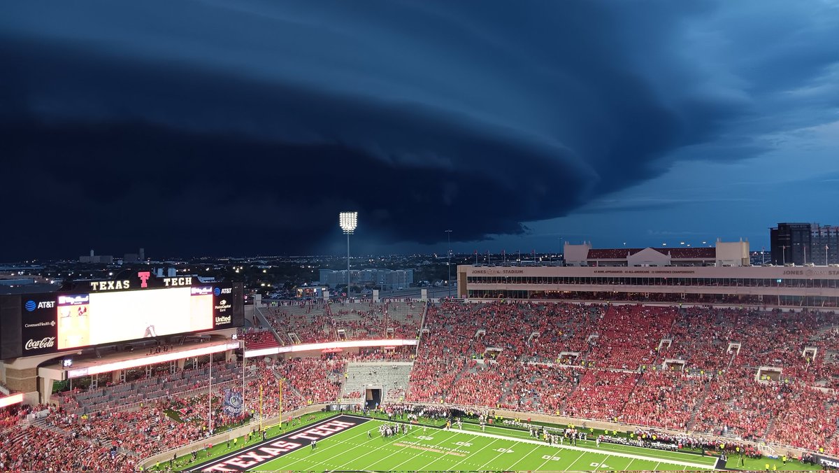 Not photoshopped or AI

#GunsUp #WreckEm <a href="/gunsupnation/">Scarlet & Black Nation</a>