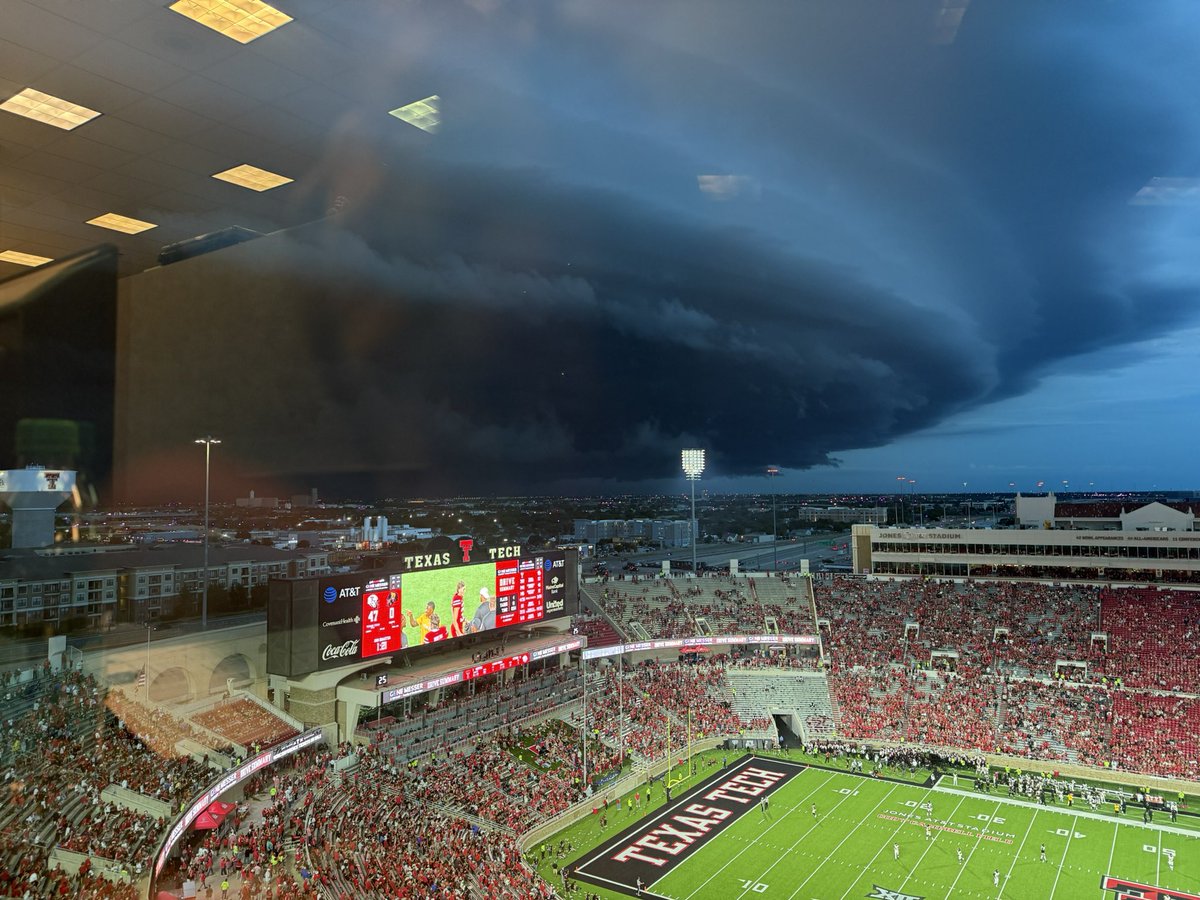 Weather could very well shut this game down soon.