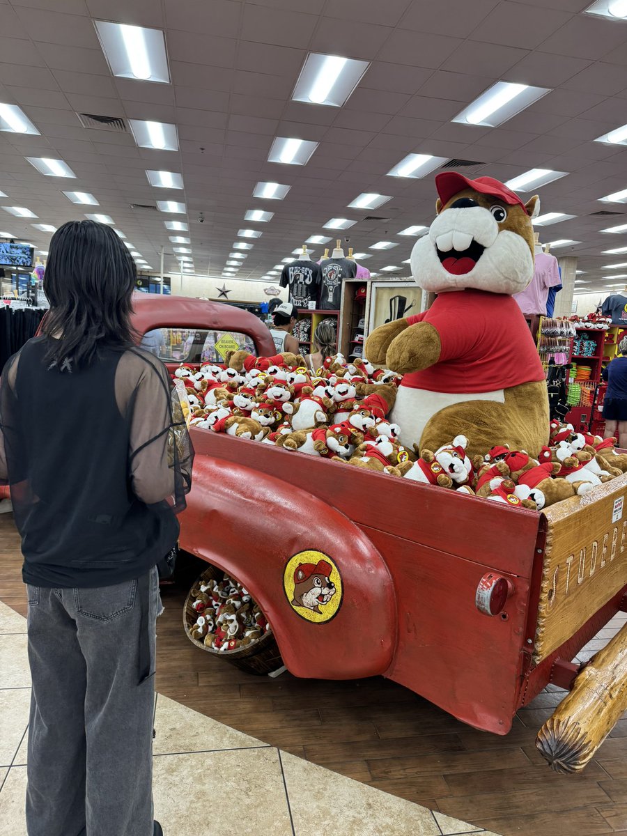 yuce_e's tweet image. 大量の山田さんにエンカウントしたまおぞんさん