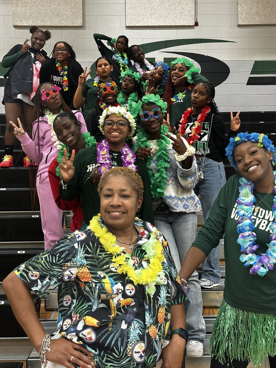Friday Nights Game 8/29 was Hawaiian Luau Theme! 

#Memories #GameDay