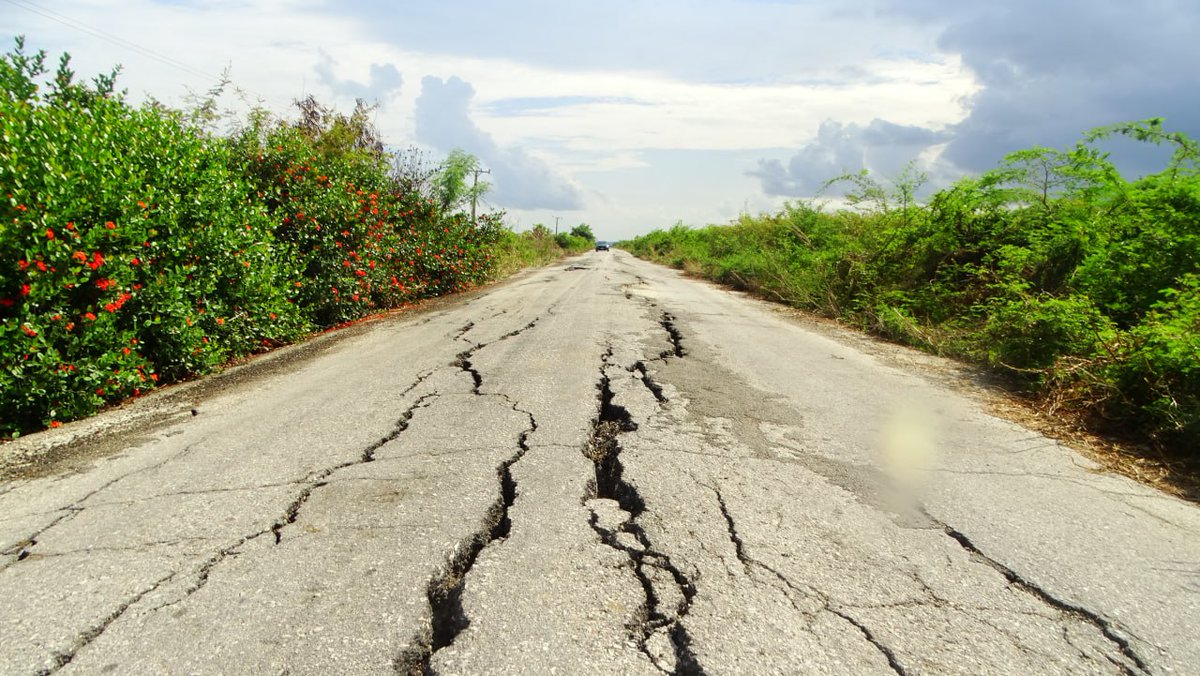 Iniciar la recuperación paulatina de la carretera hacia Isabela de Sagua que tiene un estado desfavorable, es una prioridad de trabajo hoy estuvimos allí junto a <a href="/MilaxyA/">Milaxy Yanet Sánchez Armas</a>
Además chequeamos el aseguramiento de los recursos para la conductora de agua del poblado costero.