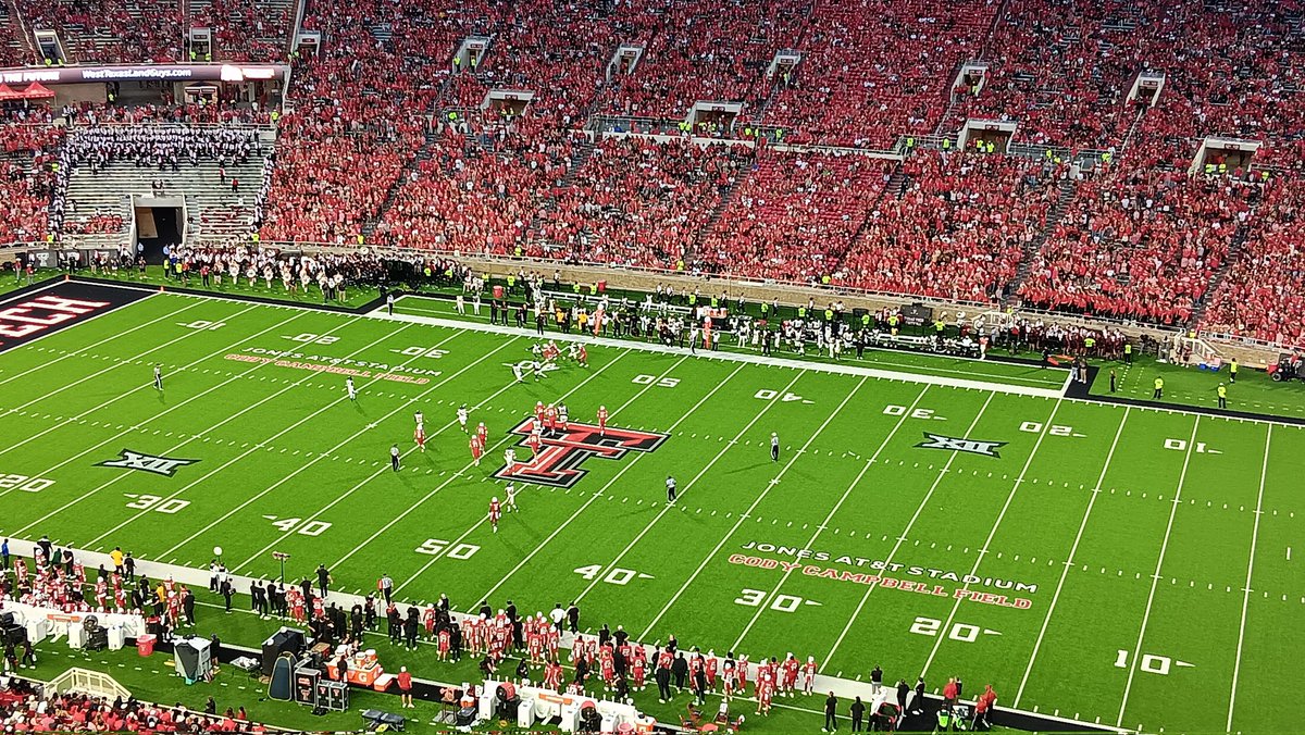 Stuck in the suite for the rain delay! #GunsUp #WreckEm #OneOfUs