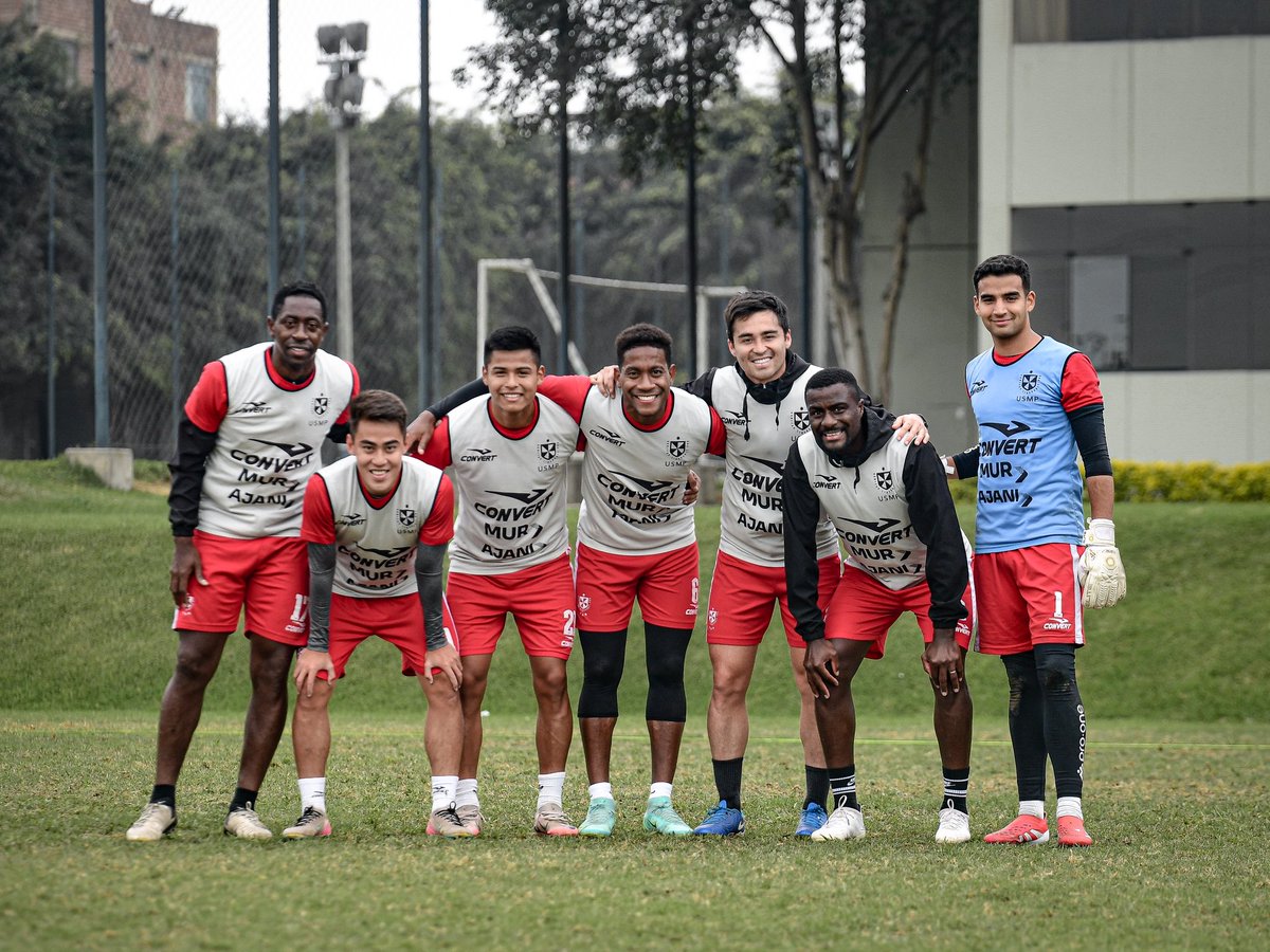 ¡𝐐𝐮é 𝐞𝐪𝐮𝐢𝐩𝐨 𝐞𝐥 𝐝𝐞 𝐡𝐨𝐲! 🙂

Los ganadores 👏🏼👏🏼

#usmp  #familiasanta
