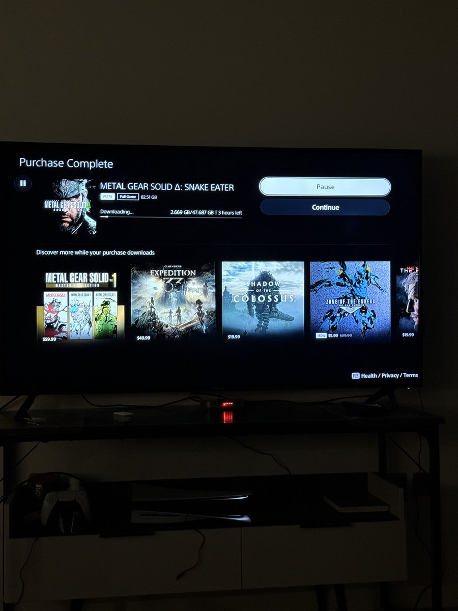 علاج الغربه واخر الليل .. #MetalGearSolidΔ 

الله يشفي مرضانا ومرضى المسلمين ❤️