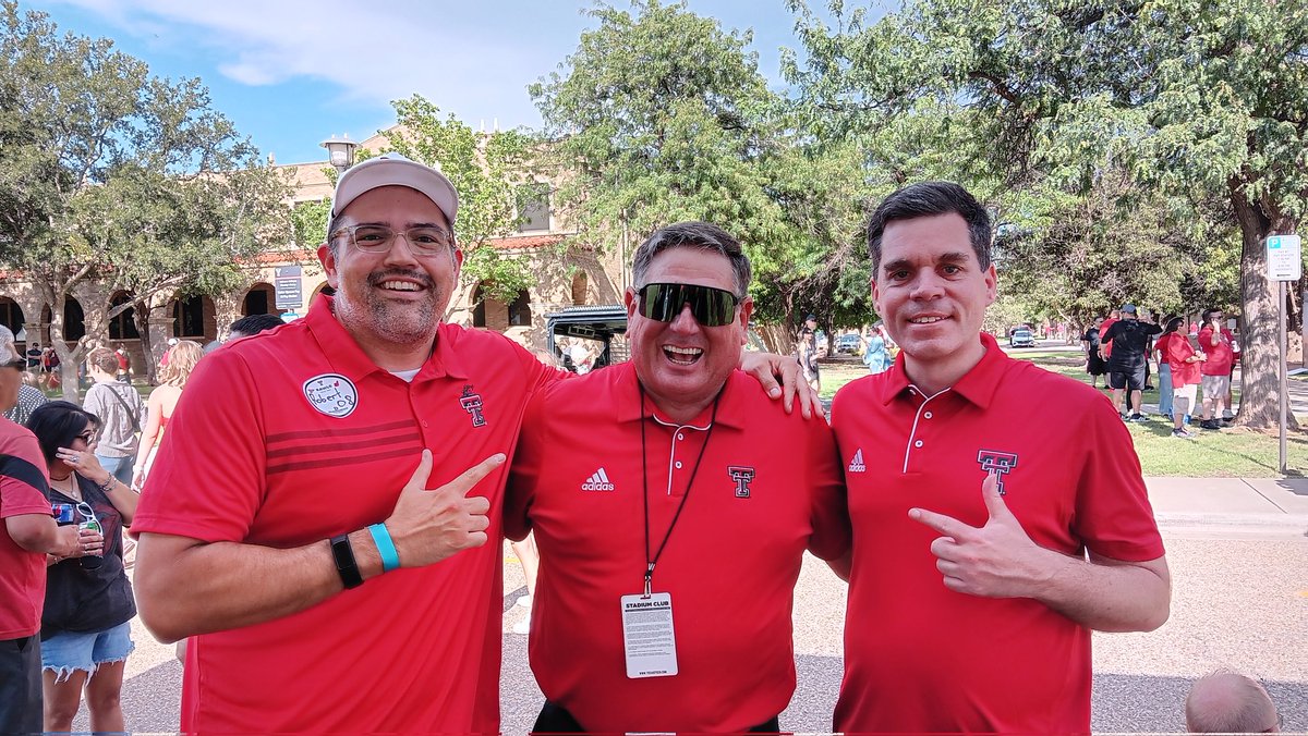 Hanging out with <a href="/GerryGlasco/">Gerry Glasco</a> of <a href="/TexasTechSB/">Texas Tech Softball</a> while in Lubbock!

Guns Up 👆 

Softball is going to make a run this season!